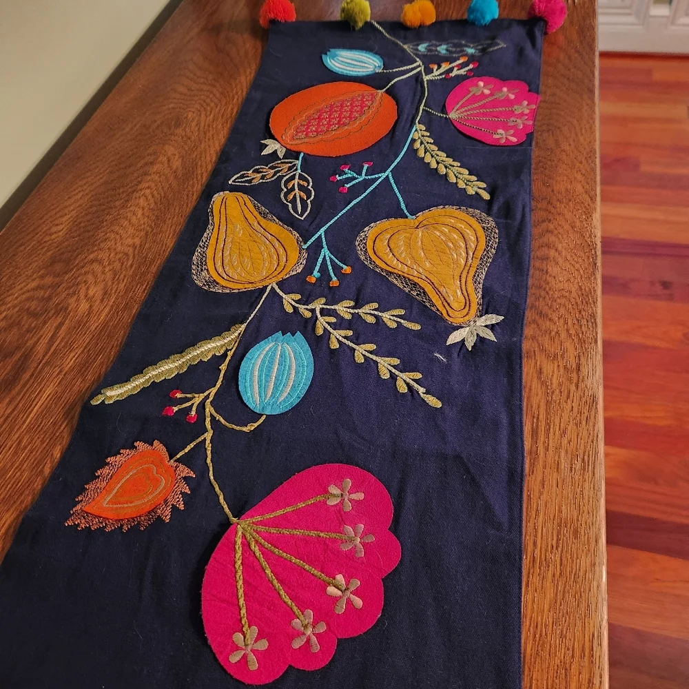 Pier 1 Imports Table Runner Applique Navy Multicolor Floral Cotton Home 13 x 72 - Picture 11 of 11